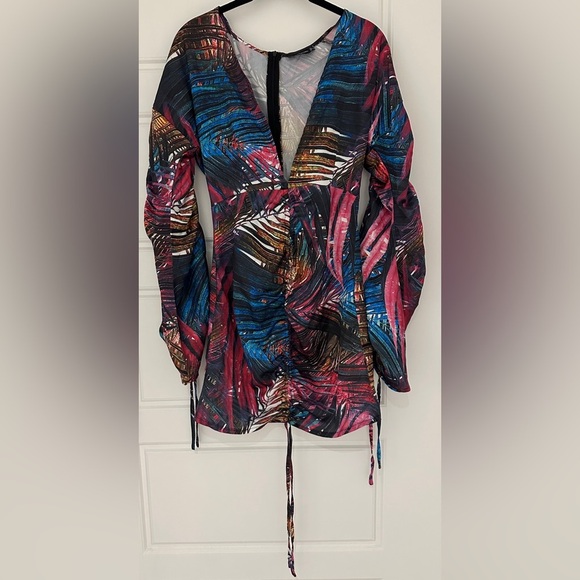 Multi Palm Print Satin Plunge Ruched Front Dress NWOT - Picture 4 of 6